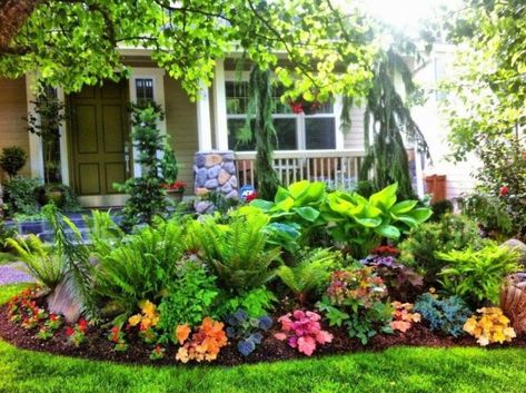 47 Beautiful Flower Bed Design Ideas for Your Front Yard – TUTORING YOU Shade Garden Design, Porch Landscaping, Cheap Landscaping Ideas, Sunny Garden, Pathway Landscaping, Small Front Yard Landscaping, Front Yard Design, Farmhouse Landscaping, Flower Garden Design