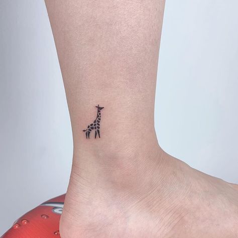 Small Giraffe Tattoo, Giraffe Tattoo, Africa Tattoos, Irish Tattoos, Foot Tattoos For Women, Small Girl Tattoos, Petite Tattoos, Cute Tiny Tattoos, Forearm Tattoo Women