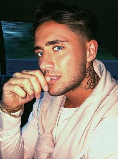 Stephen Bear has broken the quarantine rules once again after he was seen out buying petrol — without a face mask on. The CelebrityBig Brother winner, 31, arrived back to the UK from Dubai on Friday but failed to self-isolate for 10 days, which is a requirement under UK law for those travelling back from the UAE. And on Wednesday he was seen out once again as he filled up his £60,000 Mercedes with petrol at a Morrisons Local garage. Click the link for more. Stephen Bear, Cheryl Cole, David Beckham, Ed Sheeran, A Face, A Mask, Celebrity News, 10 Days, The Uk