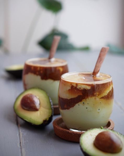 Avocado Club Berlin on Instagram: “Avocado goes with literally everything... And yes, even with coffee 🥑☕️ This drink is def the creamiest coffee you ever had 😎…” Creamy Coffee, Coffee Aesthetic, Cold Brew, Mocha, Avocado, Berlin, Drinks, Ethnic Recipes, Coffee