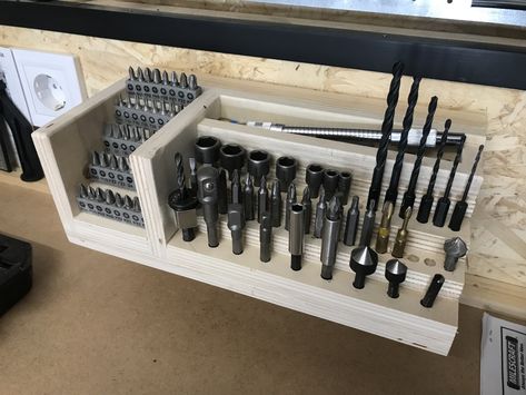 French Cleat Drill Bit Storage, Drill Bit Holder Diy Tool Storage, French Cleat Organization, French Cleat Storage Ideas, French Cleat Tool Holders, French Cleat Ideas, French Cleat Tool Storage, Bit Organizer, Officine In Garage