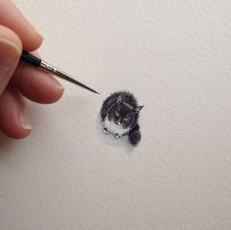 Amazing miniature cat Kitty Tattoos, Tiny Cats, Charcoal Drawings, 수채화 그림, Art Et Illustration, Arte Animal, Art And Illustration, Cat Tattoo, Cat Drawing