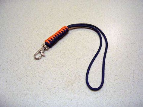 paracord wrist lanyard tutorial---make as a neck lanyard and pair with a matching paracord key ring for a nice gift Snake Knot Paracord, Lanyard Tutorial, Paracord Knife, Survival Project, Snake Knot, Paracord Diy, Paracord Tutorial, Paracord Knots, College Scholarships