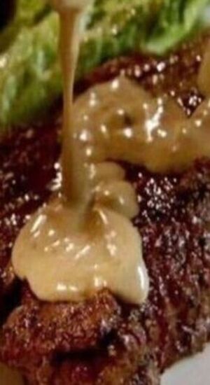 Chicken In Peppercorn Sauce, Creamy Peppercorn Sauce For Steak, Whiskey Peppercorn Sauce For Steak, Steak Peppercorn Sauce, Peppercorn Sauce For Steak, Peppercorn Sauce Recipe, Peppercorn Sauce, Bouillon Cube, Seasoned Salt