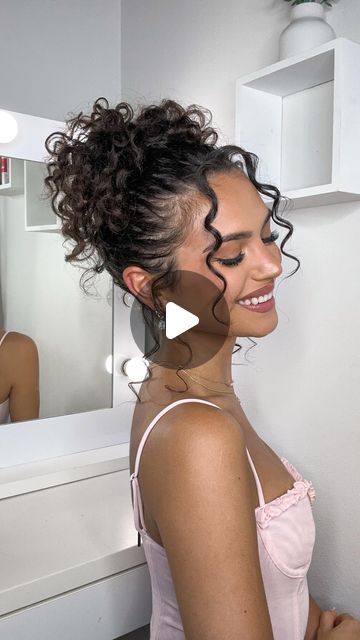 Olivia 🧡 Curls, Beauty, Fashion on Instagram: "My current go-to curly bun 💕 follow for more curly hair inspo . . . #curls #curlyhair #curlygirl #curlybun #hairstyle #ideas #inspo #tutorial #updo #messybun" Easy Curly Hair Bun Styles, Everyday Hair Styling, Summer Hair For Curly Hair, Wedding Hair Up Curly, Curly Hair Bun Updo, Messy Bun Curly Hairstyles, Hair Bun For Curly Hair, Fancy Updos For Curly Hair, Curly Girl Updo Hairstyles