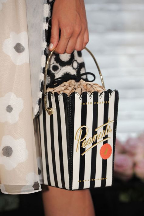 Kate Spade Spring 2016 Bags - The Best Handbags From New York Fashion Week Spring 2016 - ELLE Kate Spade Novelty, Swag Dress, Funky Purses, Kate Spade Spring, Novelty Handbags, Novelty Purses, Sac Diy, Unique Handbags, Unique Purses