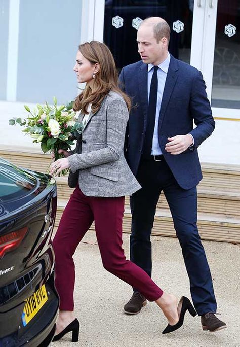 Royal slip-ups: Kate Middleton, the Queen and other royals' most relatable photos | HELLO! Autumnal Style, Suits Actress, William E Kate, Principe William, Wales Family, Princess Catherine, Catherine Elizabeth Middleton, Middleton Style, The Royals