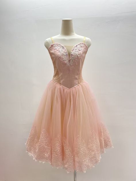 Peach Romantic dance Tutu, Peach romantic ballet tutu, peach ballet costume, pastel tutu dress, professional ballet costume, Nutcracker by BalletThings on Etsy Paquita Tutu, Romantic Tutu, Ballet Illustration, Romantic Dance, Dress Professional, Jazz Dress, Dance Tutus, Professional Ballet, Ballet Costume