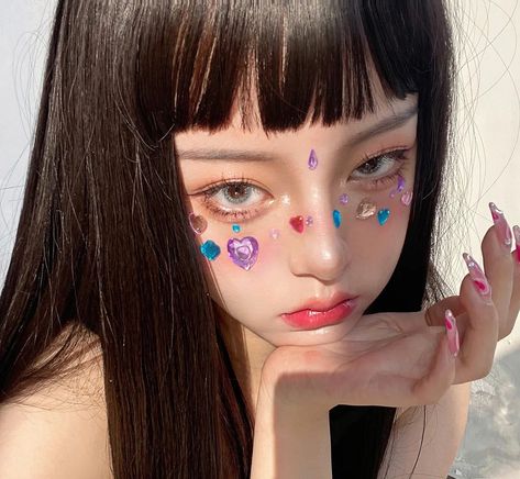 Crystal Facial, 얼굴 드로잉, Rave Makeup, Face Jewels, Ethereal Makeup, Sandy Shores, Digital Portrait Art, Makeup Clothes, Diamond Eyes