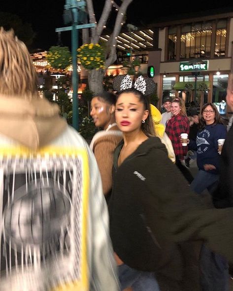 downtown disney Ariana Grande Gif, Ariana Grande Cute, Ariana Grande Photos, Ariana G, Downtown Disney, Clothes Pictures, Dangerous Woman, Katie Holmes, Light Of My Life