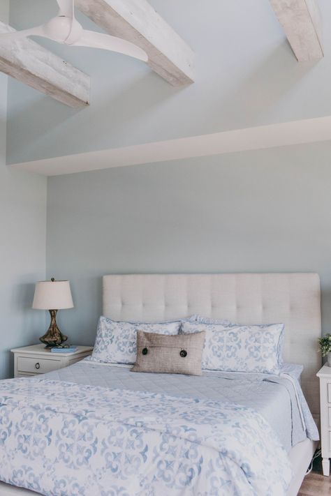 10 Coastal Paint Colors for your Bedroom - Marnie Custom Homes Living Room Ideas Coastal, Beachy Paint Colors, Room Ideas Coastal, Modern Coastal Living Room Ideas, Coastal Blue Paint, Beach Paint Colors, Blue Bedroom Paint, Cottage Paint Colors, Coastal Living Room Ideas