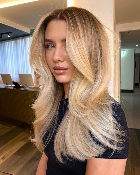 Old Money Blonde with Shadow Roots Warm Golden Blonde Hair, Old Money Blonde, Long Blonde Hairstyles, 2024 Hair Trends, Blonde Lowlights, Summer Blonde Hair, Blonde Hair Transformations, Hairstyles For Women Over 60, Golden Blonde Hair