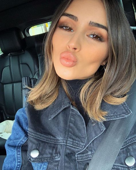 Olivia Culpo Style 2023, Olivia Culpo Makeup, Olivia Culpo Hair, Olivia Culpo Style, Caramel Hair, Olivia Culpo, Beauty Inspo, Love Travel, Hair Stuff