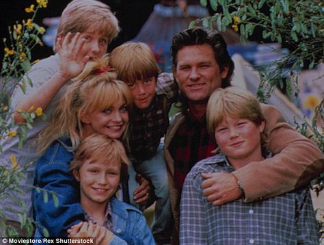 Instant family: In the romantic comedy Kurt's Dean persuades Goldie that she is Annie, his... Overboard Movie, Goldie Hawn Kurt Russell, Sharkboy And Lavagirl, Kurt Russell, Hollywood Couples, Goldie Hawn, See Movie, Chick Flicks, Tv Actors