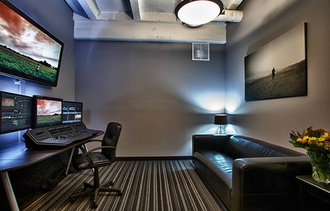 Video Editing Studio, Video Editing Suite, Studio In Casa, Best Wall Colors, Editing Studio, Home Studio Ideas, Editing Suite, Themed Rooms, Recording Studio Design