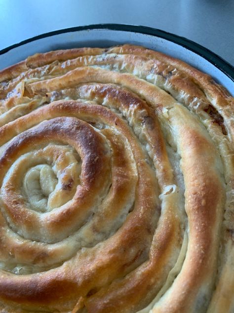 Burek Recipe, Albanian Recipes, Bosnian Recipes, Healthy Food Inspiration, Food Obsession, Cafe Food, International Recipes, Food Cravings, Albania