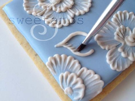 Cookie Techniques, Brush Embroidery, Wedding Royal, Embroidery Wedding, Cookie Tutorials, Sugar Cookie Designs, Pretty Cookies, Fancy Cookies, Beautiful Cookies