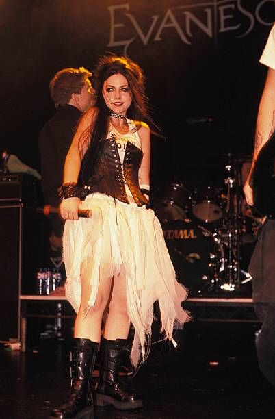 Internet Girl, Amy Lee Evanescence, Women Of Rock, Amy Lee, Evanescence, Mall Goth, On Stage, Mtv, Rock Bands