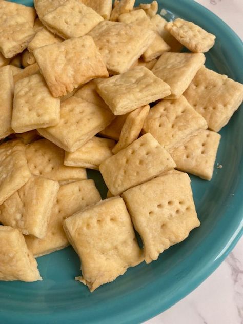 Sourdough Butter Crackers Starter Sourdough, Active Sourdough Starter, Sourdough Crackers, Recipe Using Sourdough Starter, Butter Crackers, Cracker Recipes, Sourdough Starter, Vegan Cheese, Sourdough Bread