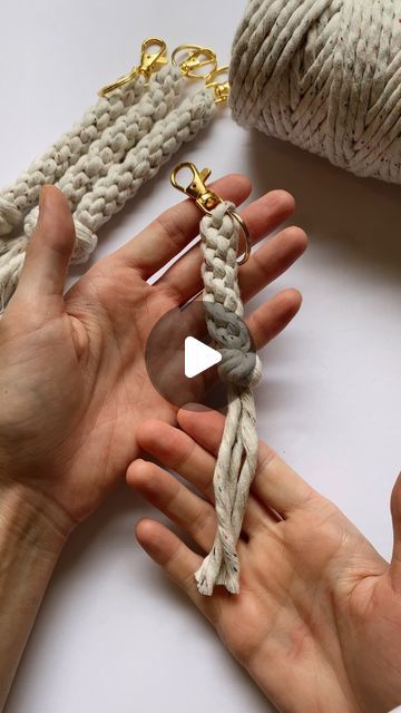 Macrame Crown Knot Tutorial, Crown Knot Macrame, Chinese Knot Tutorial, Chinese Crown, Crown Knot, Macrame Gifts, Knot Keychain, Knot Tutorial, Knots Tutorial