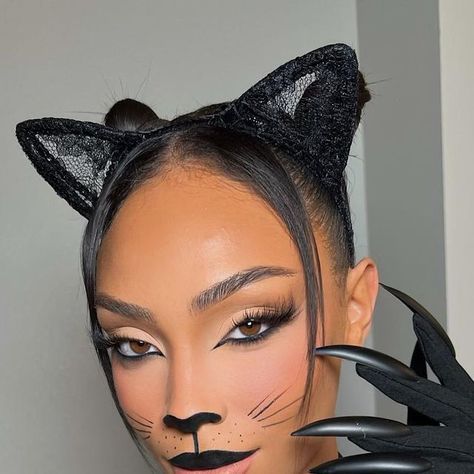 Cat Woman Eye Makeup Halloween, Kitty Costume Makeup, Cat Makeup Black Women, Cat For Halloween Costumes, Glam Cat Makeup Halloween, Cat Women Halloween Makeup, Black Cat Makeup Halloween Pretty, Catwoman Costume Makeup, Simple Halloween Cat Makeup