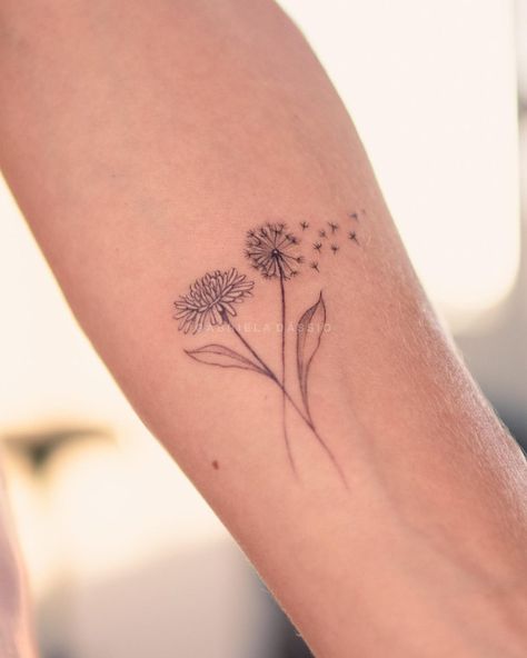 Dandelion Tattoos: 30+ Examples, Meaning and Top Drawings - 100 Tattoos Dandelion Tattoo Small, Dandelion Tattoo Meaning, Wellen Tattoo, Dandelion Tattoo Design, Snow Tattoo, Thumb Tattoos, Tato Dengan Makna, Butterfly Tattoo Meaning, Dandelion Tattoo