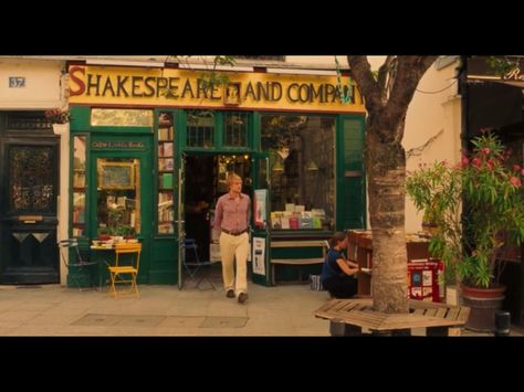 Midnight Paris and the book store Midnight In Paris Aesthetic, Paris Movie, Le Bristol Paris, Woody Allen Movies, Midnight In Paris, Shakespeare And Company, Movie Locations, Owen Wilson, Book Cafe