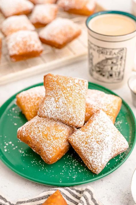 Beignet Recipe, New Orleans Style, Living Better, Dessert Recipies, French Dessert, Slider Recipes, Donut Recipes, Beignets, Fruit Desserts