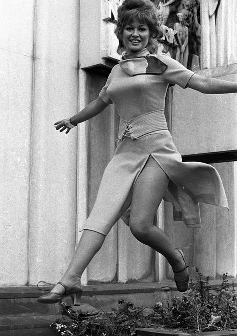 stephanie beacham Stephanie Beacham, Classic Horror, Vintage Hollywood, Discover Yourself, Express Yourself, A Place, Wonder Woman, Hollywood, Actresses