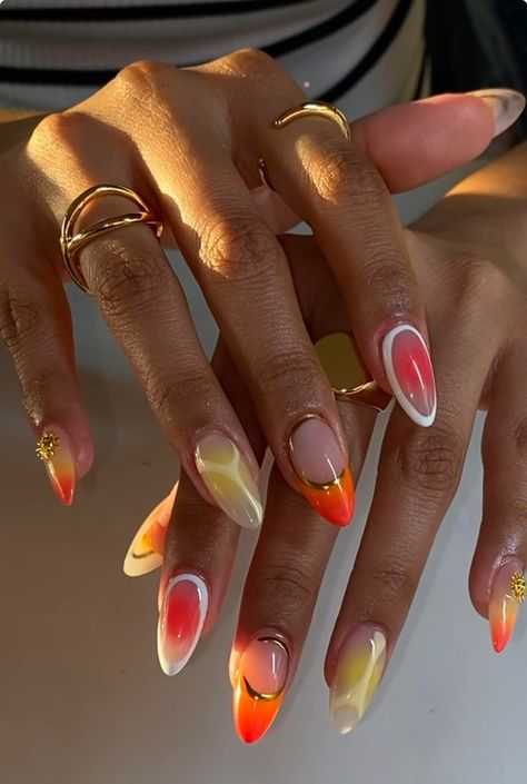 Red And Orange Aura Nails, Hawaii Inspired Nails, Nail Poses, Nails And Rings, Nail Design Glitter, Aura Nails, Nail Business, Nagellack Trends, Airbrush Nails