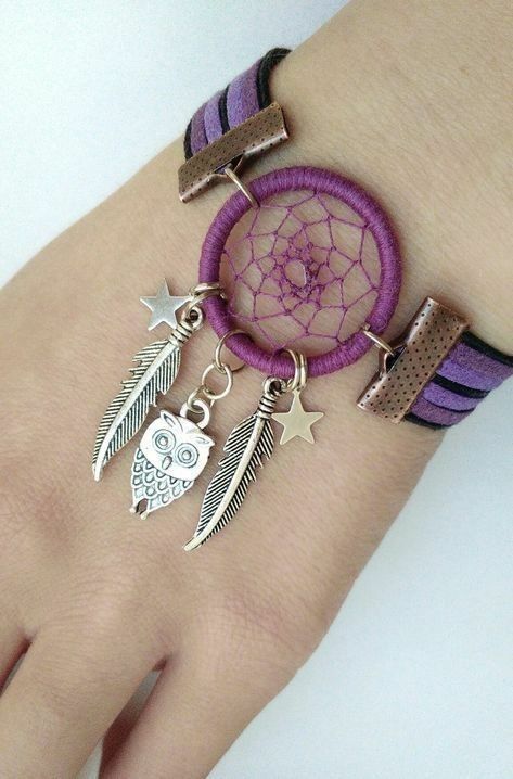 Homemade Dream Catchers, Dream Catcher Bracelet, Dream Catcher Jewelry, Making Dream Catchers, Dream Catcher Patterns, Dream Catcher Art, Dream Catcher Craft, Bead Charms Diy, Dream Catcher Diy