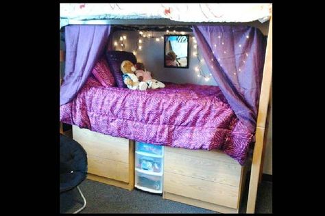 Dorm Room Privacy, Dorm Bunk Beds, City Living Room, Dorm Design, Dream Dorm, Bottom Bunk, Dorm Sweet Dorm, Dorm Inspiration, College Living