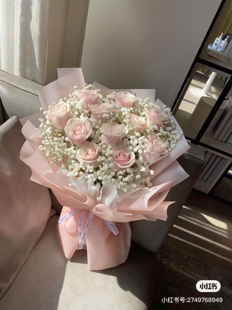 Cute Birthday Bouquet, Orchid Flower Bouquet Gift, Pretty Flower Bouquet Aesthetic, 21 Roses Bouquet, Glittery Flower Bouquet, Small Pink Flower Bouquet, Flower Bouquet How To Wrap, Pink Roses Birthday Theme, Classy Flower Bouquet