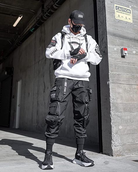 Technowear Fashion, Fabric Of The Universe Techwear, Tech Fashion Mens, Amazon Mens Fashion, Cyberpunk Fashion Men, Cyberpunk Outfit Men, Tech Wear Men, Hoodie Techwear, Street Wear Clothes