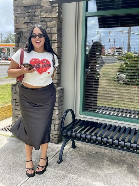 Plus Size Aesthetic Fashion, Mid Size Style Inspiration, Fashion Inspo Plus Size, Plus Size Inspo Outfits, Mid Size Skirt Outfit, Style Inspiration Mid Size, Plus Size Summer Outfits 2022, Cute Outfits Midsize, Mid Size Body Outfits