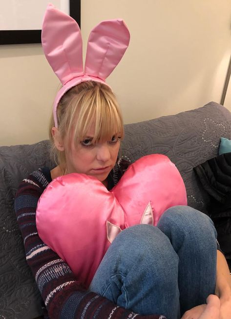 Anna Faris  The “Easter Bunny” looks rather sad this year...😢 shared to Admirers of Anna Faris  4/7/20 Anna Faris House Bunny, Anna Faris 2000s, Blonde Icons, The House Bunny, House Bunny, 2000s Icons, Emo 2000s, Anna Faris, Movie Directors