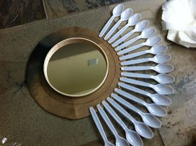 blue cedar lane: sunburst mirror Diy Spoon Mirror, Plastic Spoon Mirror, Plastic Spoon Art, Spoon Mirror, Plastic Spoon Crafts, Senior Crafts, Spoon Craft, Mirror Interior Design, Spoon Crafts