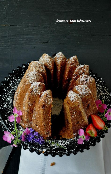 Vegan Chai Spice Bundt Cake - Rabbit and Wolves Cake Rabbit, Spice Bundt Cake, Chai Cake, Rabbit And Wolves, Chai Recipe, Vegan Cakes, Salty Cake, Chai Spice, Vegan Christmas