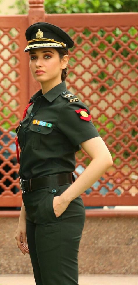 Army Dress, Army Images, Female Cop, Warrior Women, Boxing Girl, Intresting Facts, Army Women, Alight Motion, Military Girl