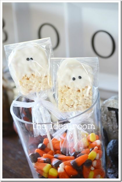 Halloween Ghost Rice Crispies Treats Rice Krispie Bars, Hallowen Ideas, Cookies Ideas, Apple Bread, Idea Room, Halloween Goodies, Rice Crispy Treats, Crispy Treats, Rice Krispie Treats