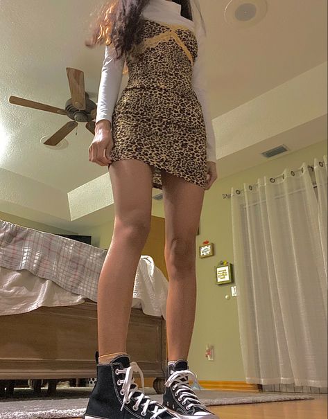 Sweater Dress With Converse, Mini Skirt And Converse Outfit, Mini Dress With Turtleneck Underneath, Mini Dress With Converse, Converse And Mini Skirt, Dress With Turtleneck Underneath, Spring Grunge Mini Dress, Mini Dress With Sneakers, Dress With Turtleneck