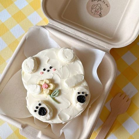 Cute Bear Cake, Korea Aesthetic, Vintage Birthday Cakes, Aesthetic Cake, Tiny Cakes, Korean Cake, Bakery Menu, Bear Cake, Mini Cakes Birthday