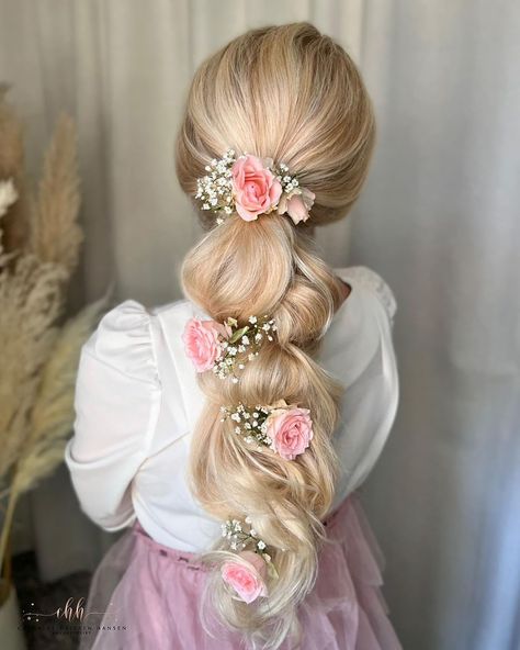 Fancy Blonde Hairstyles, Pink Rose Hairstyle, Wedding Hairstyles With Flowers, Hairstyles With Flowers, Floral Wedding Hair, Dream Ideas, Wedding Bun Hairstyles, Blonde Ponytail, Flower Braids