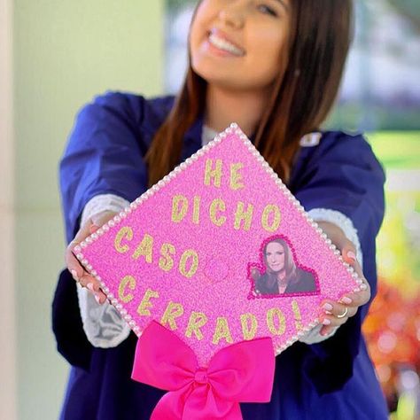 Diy Caps, Grad Cap Ideas, College Grad Cap Ideas, Graduation Cap Decoration Diy, High School Graduation Cap, College Graduation Cap Decoration, Grad Cap Designs, Diy Graduation Cap, Grad Caps