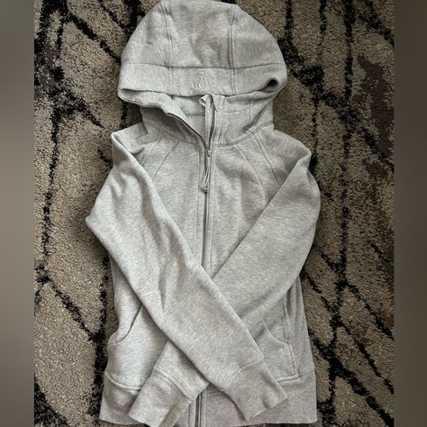 Lululemon Full Zip Scuba Hoodie( Barley Worn) Brand New Light Grey Size 4 Scuba Full Zip Hoodie Outfit, Full Zip Hoodie Outfit, Zip Hoodie Outfit, Vintage Lululemon, Ropa Aesthetic, Lululemon Scuba Hoodie, Scuba Hoodie, Lululemon Scuba, Hoodie Outfit