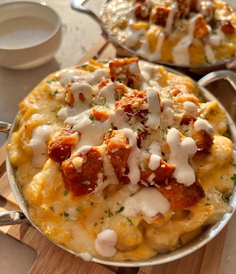 Buffalo Chicken Mac & Cheese — Violet Cooks Things Violet Cooks, Buffalo Mac And Cheese, Sweet Potato Sides, Cheddar Mac And Cheese, Frozen Chicken Nuggets, Baked Buffalo Chicken, Chicken Bowl, Mac Cheese, Buffalo Sauce