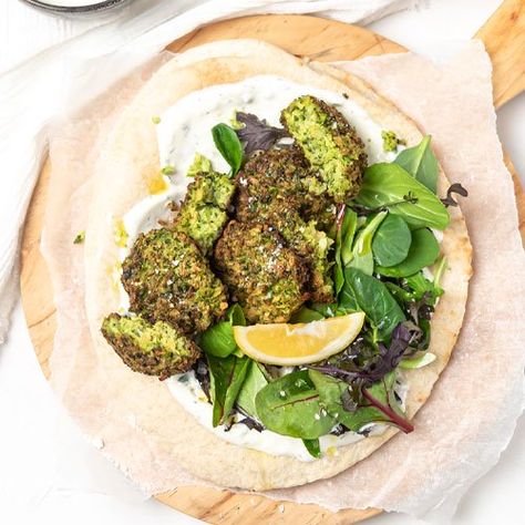 Broccoli falafels | New World Delicious Broccoli, Falafel Recipe, Falafels, Vegetarian Meal, Tasty Vegetarian Recipes, Delicious Dinner Recipes, Croquettes, Meat Free, Vegan Eating