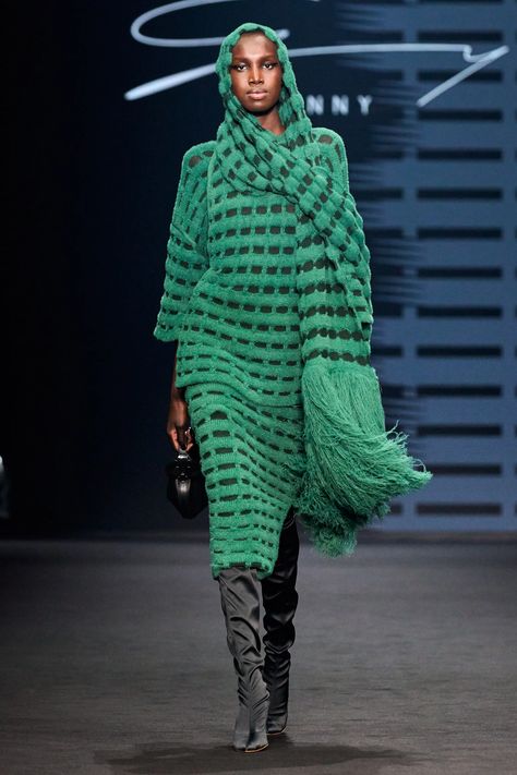 Knit Fashion Runway, Chic Fall Fashion, Fall 2023 Ready To Wear, Winter Knitwear, Autumn Knitwear, 2023 Ready To Wear Collection, Knitting Tips, 2023 Ready To Wear, Fashion Forecasting