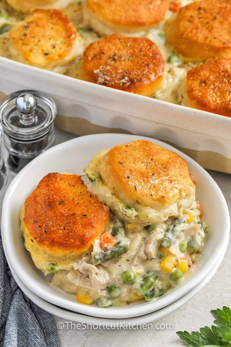 Best Chicken Pot Pie Recipe With Biscuits, Easy Chicken Pot Pie Cream Of Chicken, Easy Chicken Pot Pie Bake, Grand Biscuit Chicken Pot Pie, Pop Pies Recipes Chicken, Chicken Pot Pie No Veggies, Chicken Pot Pie With Cream Of Mushroom, Chicken Pot Pie Bake Biscuits, Chicken Pot Pur With Biscuits