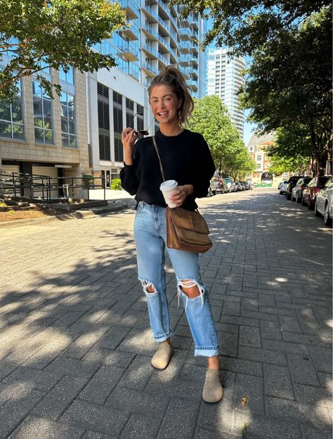 Clog Outfit, Boston Outfits, Dinner Outfit Casual, Birkenstock Outfit, Latina Outfits, Skandinavian Fashion, Populaire Outfits, Dinner Outfits, Outfit Inspo Fall